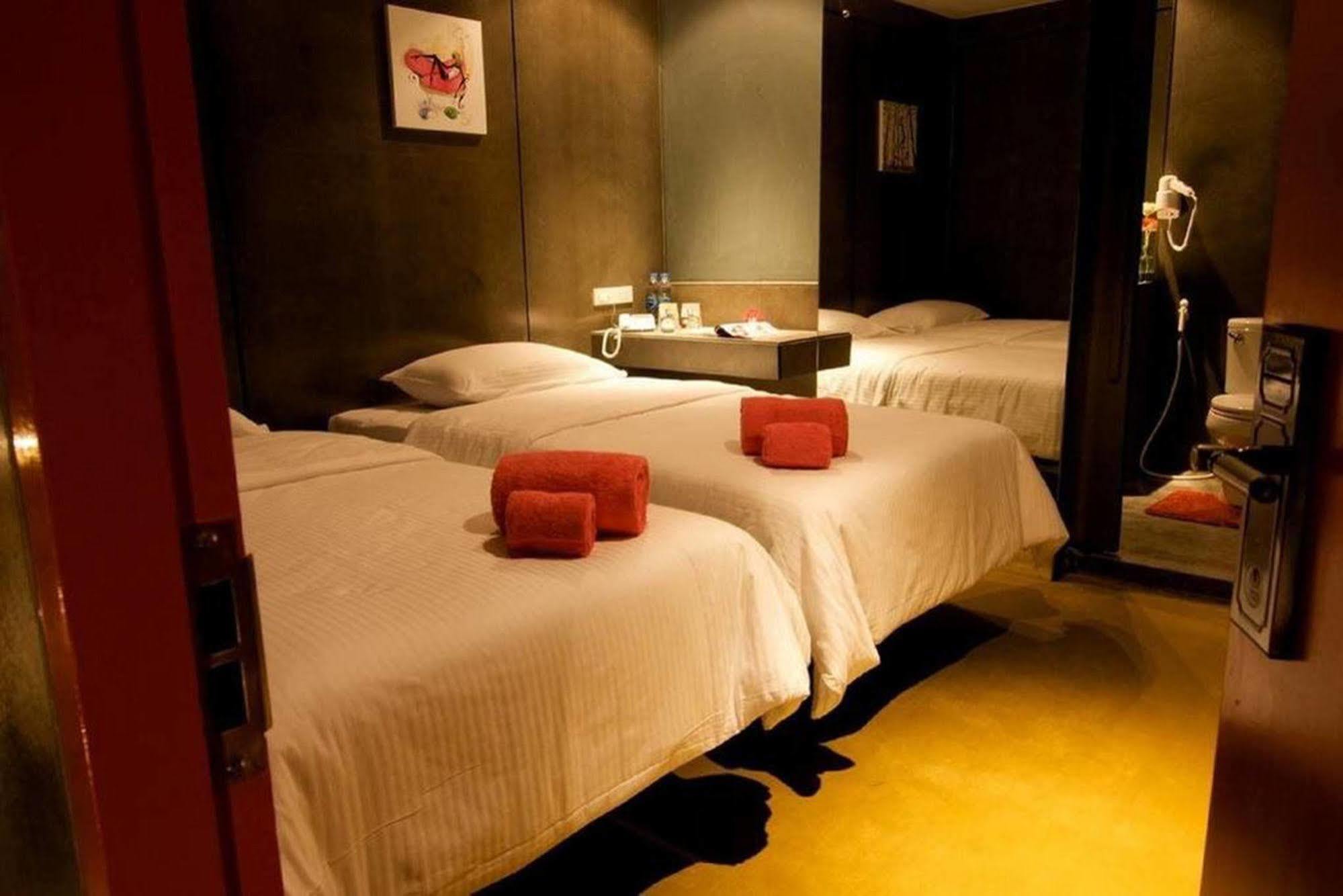 Отель Justbeds Бангкок Экстерьер фото